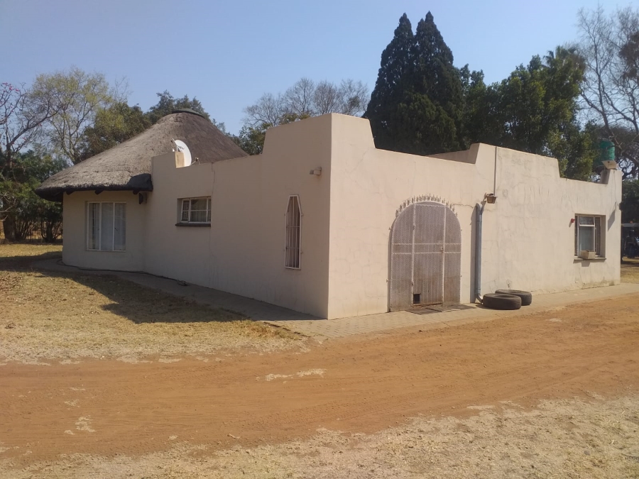 4 Bedroom Property for Sale in Mamogaleskraal AH North West